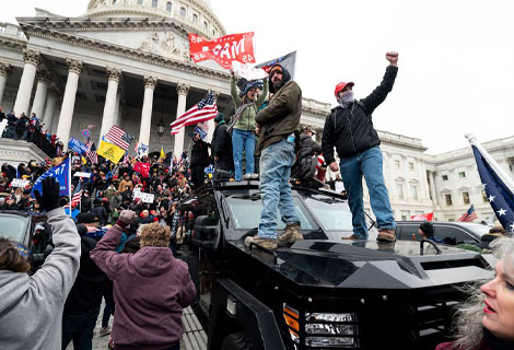 mob-storms-state-capitol-security-threat mob storms us capitol security threat